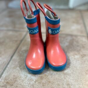 Oak Kids toddler size 4 Waterproof rain boots - Coral and Blue